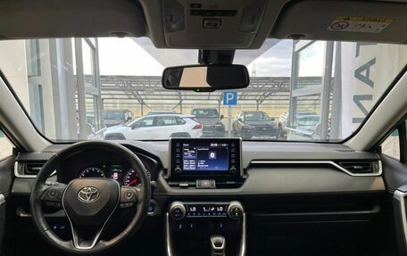 Toyota RAV4, 2021 год, 3 900 000 рублей, 14 фотография