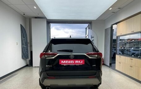 Toyota RAV4, 2021 год, 3 900 000 рублей, 5 фотография