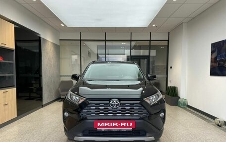 Toyota RAV4, 2021 год, 3 900 000 рублей, 2 фотография