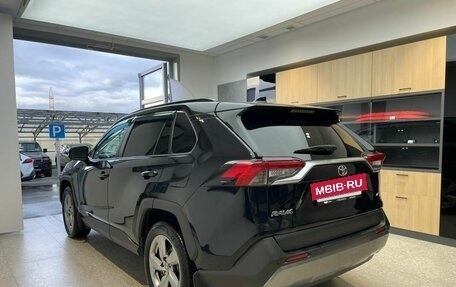 Toyota RAV4, 2021 год, 3 900 000 рублей, 6 фотография