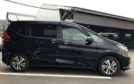 Honda Freed II, 2022 год, 1 298 000 рублей, 4 фотография