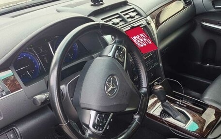 Toyota Camry, 2018 год, 2 100 000 рублей, 11 фотография