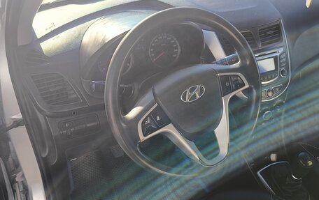 Hyundai Solaris II рестайлинг, 2013 год, 553 999 рублей, 6 фотография