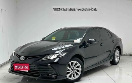 Toyota Camry, 2023 год, 3 130 000 рублей, 2 фотография