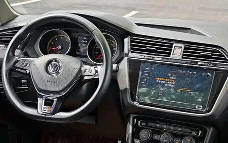 Volkswagen Tiguan II, 2021 год, 2 150 000 рублей, 5 фотография
