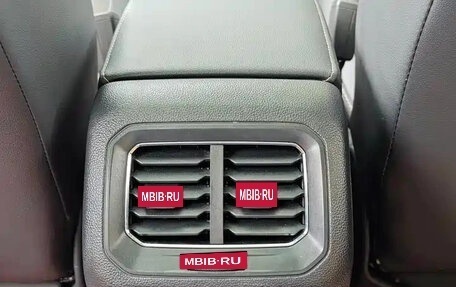 Volkswagen Tiguan II, 2021 год, 2 150 000 рублей, 10 фотография