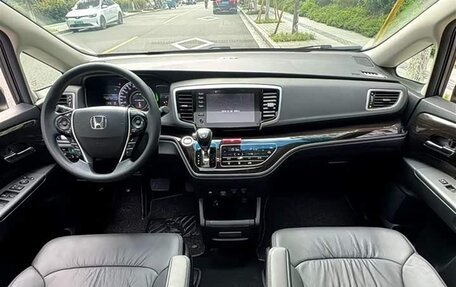 Honda Odyssey IV, 2021 год, 2 330 000 рублей, 10 фотография