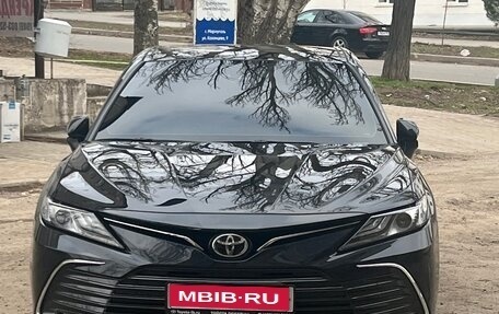 Toyota Camry, 2023 год, 2 000 000 рублей, 1 фотография