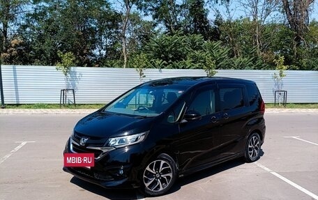 Honda Freed II, 2019 год, 1 660 000 рублей, 2 фотография