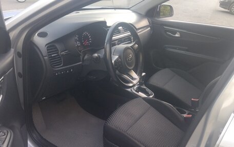 KIA Rio IV, 2018 год, 1 350 000 рублей, 17 фотография