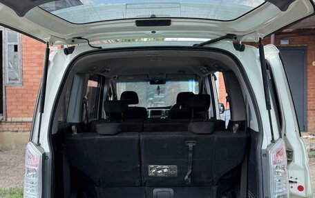 Honda Stepwgn IV, 2010 год, 1 200 000 рублей, 3 фотография