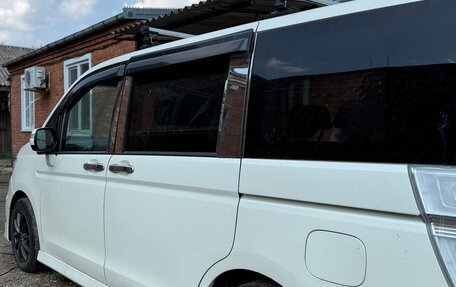 Honda Stepwgn IV, 2010 год, 1 200 000 рублей, 2 фотография