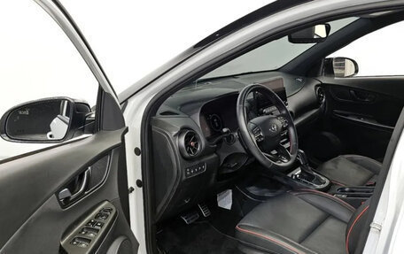 Hyundai Kona I, 2022 год, 1 560 334 рублей, 10 фотография