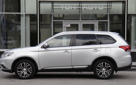 Mitsubishi Outlander III рестайлинг 3, 2015 год, 1 745 000 рублей, 8 фотография