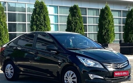 Hyundai Solaris II рестайлинг, 2016 год, 755 000 рублей, 1 фотография