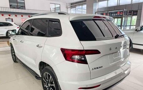 Skoda Karoq I, 2022 год, 1 800 000 рублей, 4 фотография