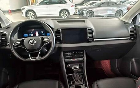 Skoda Karoq I, 2022 год, 1 800 000 рублей, 9 фотография