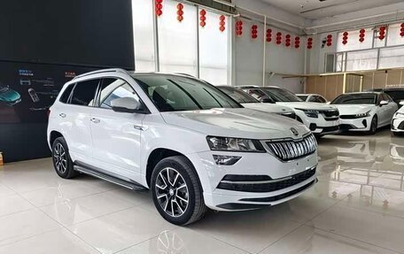 Skoda Karoq I, 2022 год, 1 800 000 рублей, 2 фотография