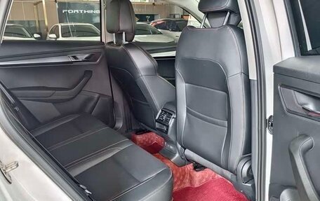 Skoda Karoq I, 2022 год, 1 800 000 рублей, 13 фотография