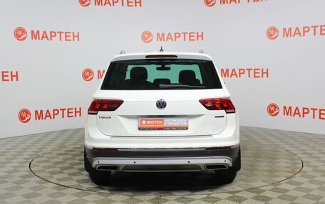 Volkswagen Tiguan II, 2018 год, 2 632 000 рублей, 6 фотография