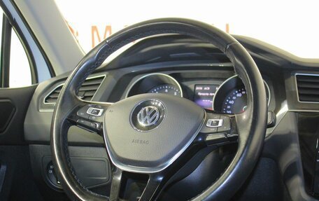 Volkswagen Tiguan II, 2018 год, 2 632 000 рублей, 16 фотография