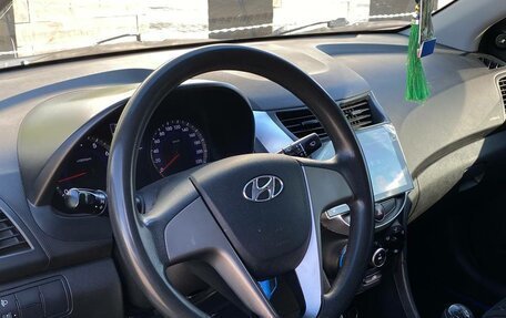Hyundai Solaris II рестайлинг, 2016 год, 755 000 рублей, 3 фотография