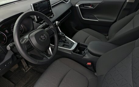 Toyota RAV4, 2021 год, 2 795 000 рублей, 7 фотография