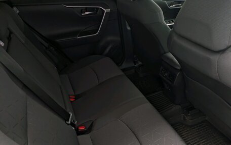 Toyota RAV4, 2021 год, 2 795 000 рублей, 9 фотография