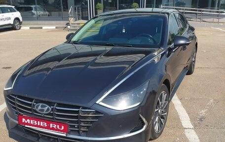 Hyundai Sonata VIII, 2021 год, 2 300 000 рублей, 2 фотография