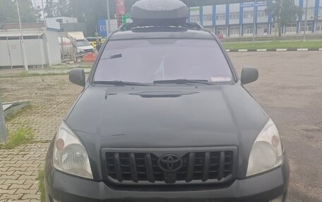 Toyota Land Cruiser Prado 120 рестайлинг, 2007 год, 2 000 000 рублей, 2 фотография