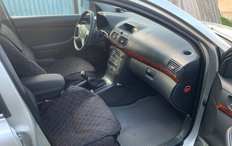 Toyota Avensis III рестайлинг, 2004 год, 550 000 рублей, 7 фотография