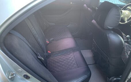 Toyota Avensis III рестайлинг, 2004 год, 550 000 рублей, 9 фотография