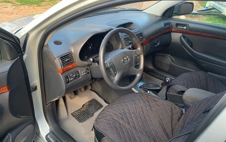 Toyota Avensis III рестайлинг, 2004 год, 550 000 рублей, 14 фотография