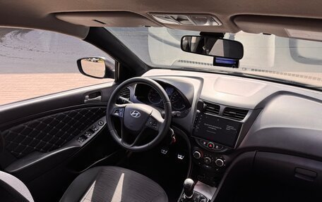 Hyundai Solaris II рестайлинг, 2015 год, 650 000 рублей, 7 фотография