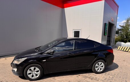 Hyundai Solaris II рестайлинг, 2015 год, 650 000 рублей, 2 фотография