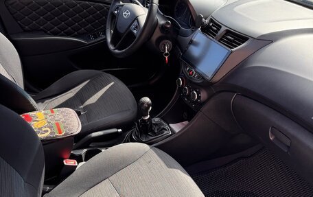 Hyundai Solaris II рестайлинг, 2015 год, 650 000 рублей, 9 фотография