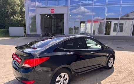 Hyundai Solaris II рестайлинг, 2015 год, 650 000 рублей, 5 фотография
