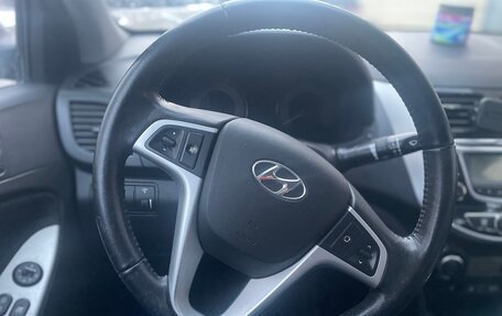 Hyundai Solaris II рестайлинг, 2012 год, 800 000 рублей, 7 фотография