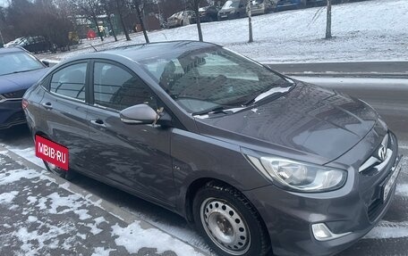 Hyundai Solaris II рестайлинг, 2012 год, 800 000 рублей, 2 фотография