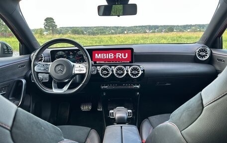 Mercedes-Benz A-Класс, 2018 год, 2 500 000 рублей, 6 фотография