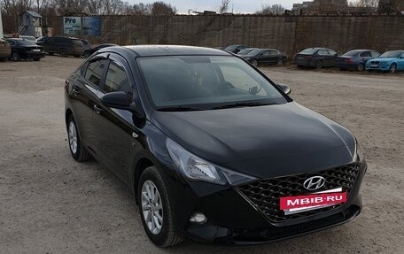 Hyundai Solaris II рестайлинг, 2021 год, 1 450 000 рублей, 18 фотография