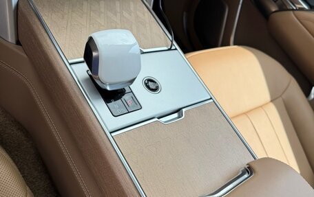 Land Rover Range Rover IV рестайлинг, 2024 год, 29 990 000 рублей, 14 фотография