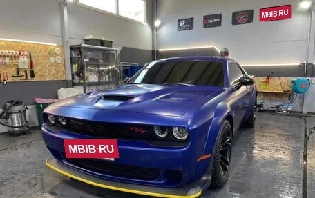 Dodge Challenger III рестайлинг 2, 2020 год, 5 800 777 рублей, 4 фотография