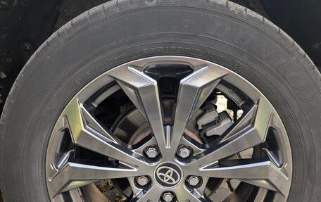 Toyota RAV4, 2017 год, 2 150 000 рублей, 24 фотография