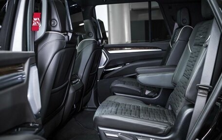 Cadillac Escalade V, 2025 год, 23 288 000 рублей, 15 фотография