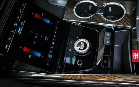 Cadillac Escalade V, 2025 год, 23 288 000 рублей, 13 фотография