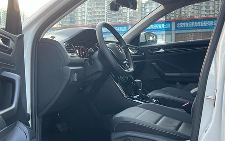 Volkswagen T-Roc I, 2022 год, 1 863 000 рублей, 10 фотография