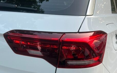 Volkswagen T-Roc I, 2022 год, 1 863 000 рублей, 7 фотография