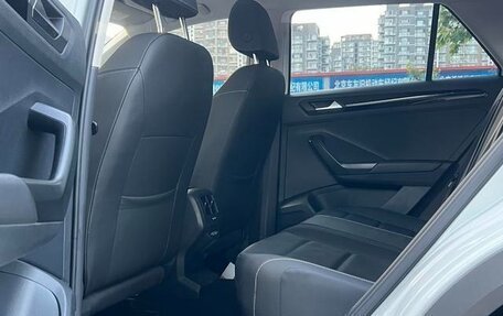 Volkswagen T-Roc I, 2022 год, 1 863 000 рублей, 17 фотография