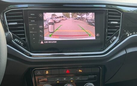 Volkswagen T-Roc I, 2022 год, 1 863 000 рублей, 14 фотография
